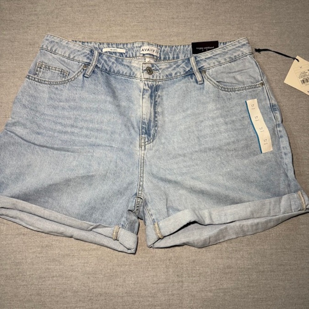 Ava & Viv Womens High-Rise Relaxed Fit Midi Denim Shorts Light Wash Blue Size 17
